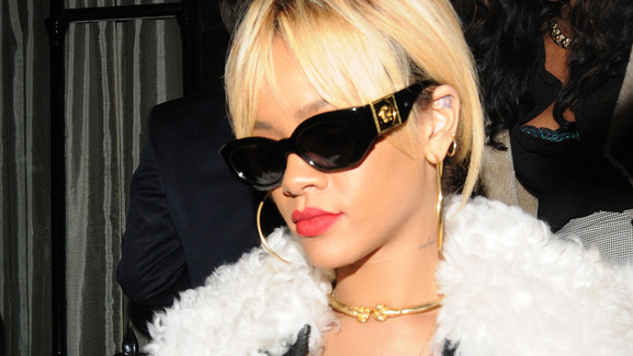 0221_ipad_rihanna