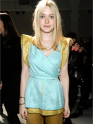 Dakota Fanning Turns 18, Comes Into Millions!