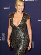 Kate Winslet Stuns In Low-Cut Gown