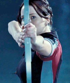 "The Hunger Games": Katniss Takes Aim In First Clip!
