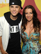 Justin Bieber's Mom To Write a Tell-All Book