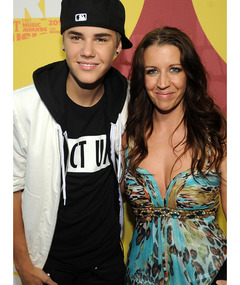 Justin Bieber's Mom To Write a Tell-All Book