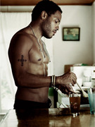 Shirtless Lenny Kravitz, 47, Flaunts Amazing Physique