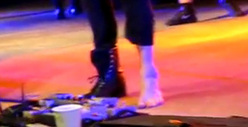 Panic! at the Disco Singer Breaks Ankle On Stage!! 