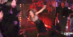 Shania Twain FALLS HARD At The CMT Awards