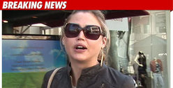 Estella Warren Enters Treatment Facility