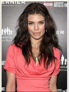 Photos: AnnaLynne McCord's Darker 'Do