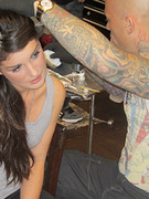 '90210' Star Shenae Grimes Gets a New Tattoo