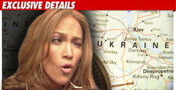Jennifer Lopez Performs ... To Drunken Crowd?