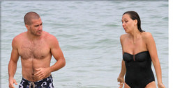 Jake Gyllenhaal -- Wet & Shirtless 