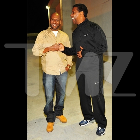 Denzel Washington Goes Clubbin' -- What Dress Code???