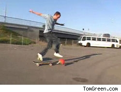 Tom Green breaks his leg