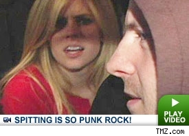 Avril is sooooo punk rock: Click to Watch