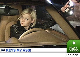 Elisha Cuthbert: Click to watch