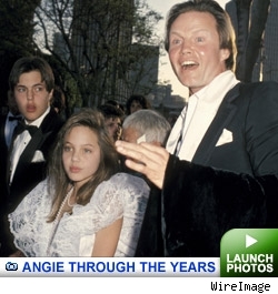 Angelina Jolie Gallery: Click to launch photos