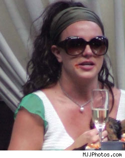 Britney Spears with food on her mouth