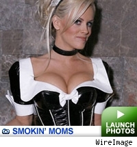 Smokin' Hot Moms -- click to launch