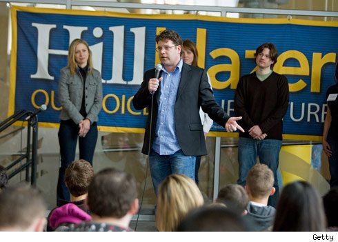 Sean Astin and Chelsea Clinton