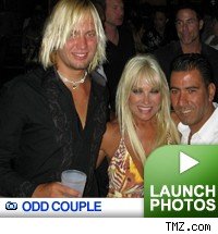 Llinda Hogan: Click to view pics!
