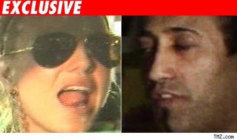 Britney Spears, Adnan