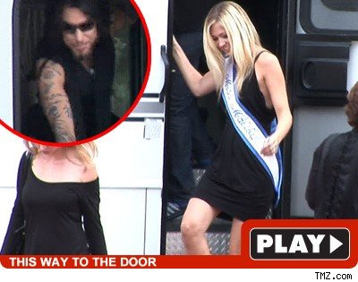 Dave Navarro: Click to watch