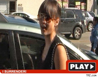 Jessica Alba: Click to watch