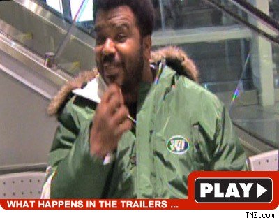 Craig Robinson: Click to watch