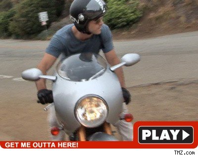Ryan Reynolds: Click to watch