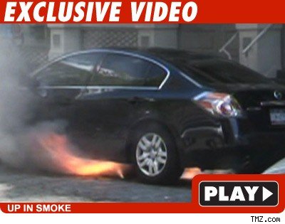 Manhole explosion: Click to watch