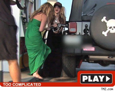 Avril Lavigne: Click to watch