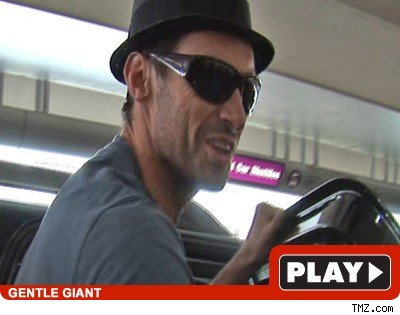 Hugh Jackman: Click to watch!