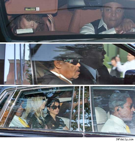 La Toya, Joe & Jermaine Arrive Home La Toya, Joe and Jermaine Jackson