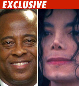 Dr. Murray: Please Hold ... MJ is Dying Dr. Murray and Michael Jackson