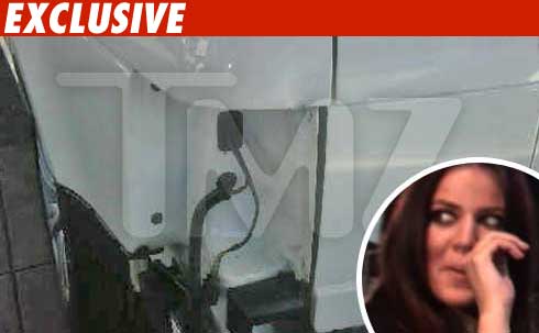 Valet Smacks Khloe Kardashian's Rear End Khloe Kardashian