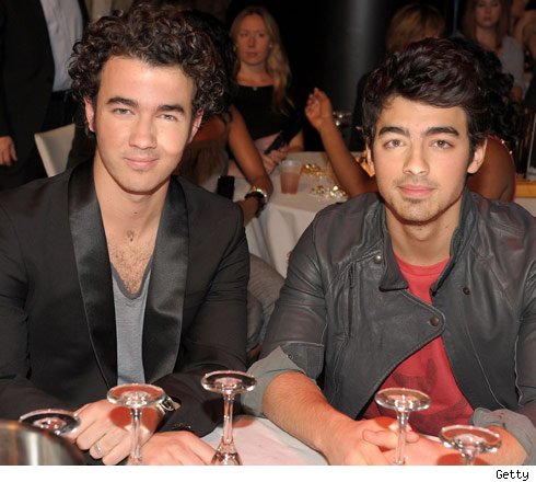 Jonas vs. Jonas: Who'd You Rather? Kevin and Joe Jonas