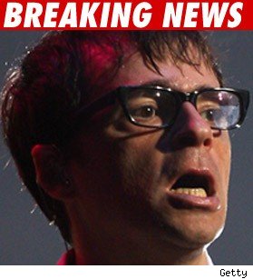 Weezer Lead Singer Banged Up in Bus Crash Weezer Lead Singer Banged Up in Bus Crash