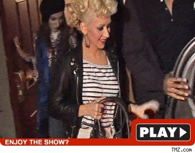 Christina Aguilera -- Penis Puppet Master Christina Aguilera: Click to watch