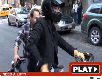Orlando Bloom on Orlando Bloom Uses Tmz Instead Of Aaa Tmz Com