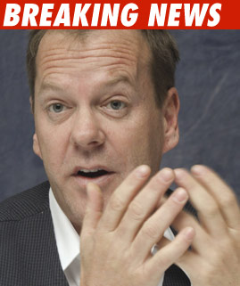 Topless Kiefer Sutherland Tossed from Strip Club Topless Kiefer Sutherland Tossed from Strip Club