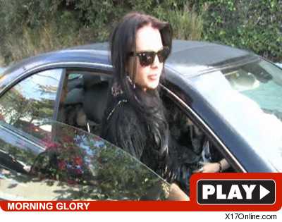 Lindsay Lohan Leaves House at 7am