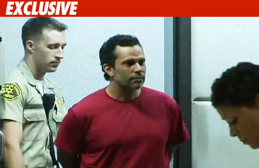 051410_cruz_jail_jumper_ex