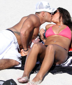Ronnie & Sammi -- 'Shore' Shot of the Day
