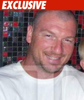 0525_bruce_EX_TMZ_02