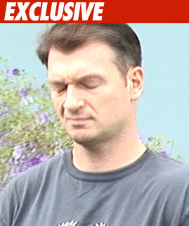 0528_bruce_TMZ_EX_02