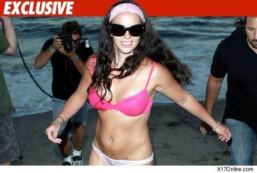 0609_britney_spears_x17_EX