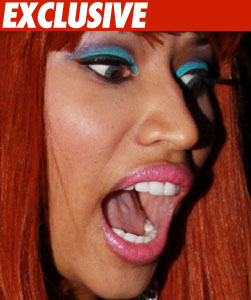0611_nicki_menaj_EX_TMZ