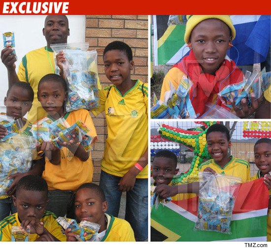 0616_tmz_ex_vuvuzela