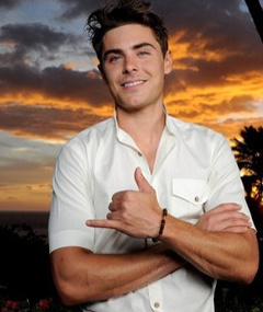 Zac Efron Hangs Ten -- Just 'Cuz