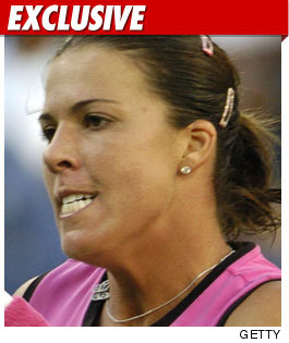 0628_jenn_capriati_getty_ex_04