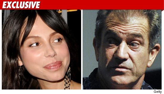 Oksana, Mel Gibson 0719_Oksana_Mel_getty_ex